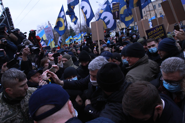 Зустріч Порошенка в аеропорту Київ 04
