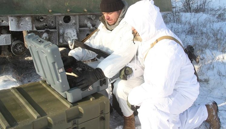 Ukrainian engineers defused banned Russian-made anti-tank cluster mine near Svitlodarsk. PHOTOS