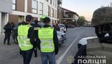 Чоловік погрожує підірвати ресторан під Львовом. ФОТОрепортаж