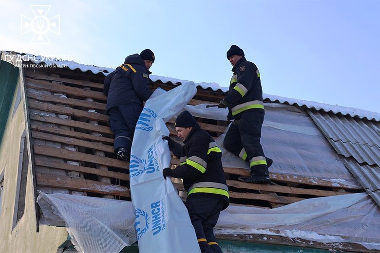 Multi-apartment building, 23 private houses and four shops damaged as result of enemy missile debris in Chernihiv - SES 03