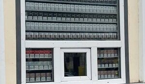 "Цинізм зашкалює": У Запоріжжі організували торгівлю нелегальними сигаретами навпроти міськради
