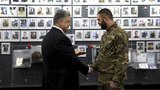 Порошенко наградил воинов Украинской Добровольческой Армии в Днепре: Они стали на защиту свободы и независимости Украины в 2014-м. ФОТОрепортаж+СПИСОК (обновлено)