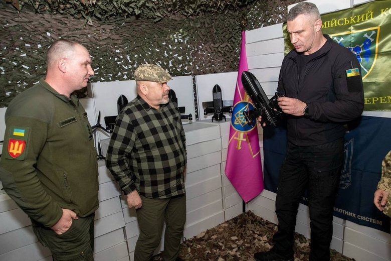 Кличко передал 3000 беспилотников