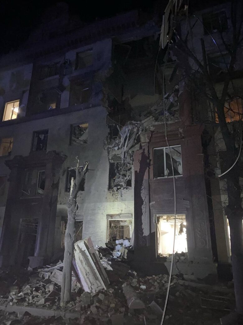 Rocket attack on Zaporizhzhia: two people died 05