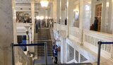 Для журналистов частично открыли кулуары Рады: количество пропусков ограничено, очередь выстроилась с 7 утра. ФОТОрепортаж