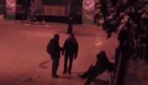 "Власть у нас г#вно, б#я, но мне нужны 250 гривен", - откровение "титушек", работающих на митинге ПР. ВИДЕО
