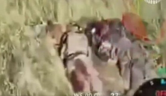 Двоє окупантів під час "душевної бесіди" не помітили підльоту українського дрона та були ліквідовані. ВIДЕО