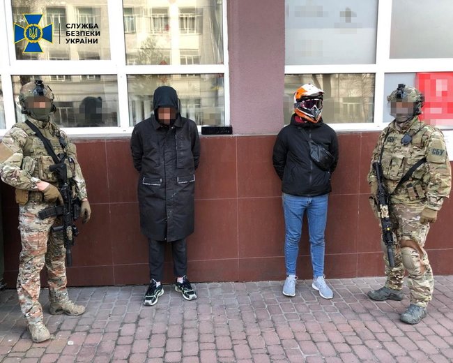 Затримано шістьох учасників угруповання, яке налагодило контрабанду наркотиків із країн Латинської Америки і Європи та їхній збут на Київщині, - СБУ 09