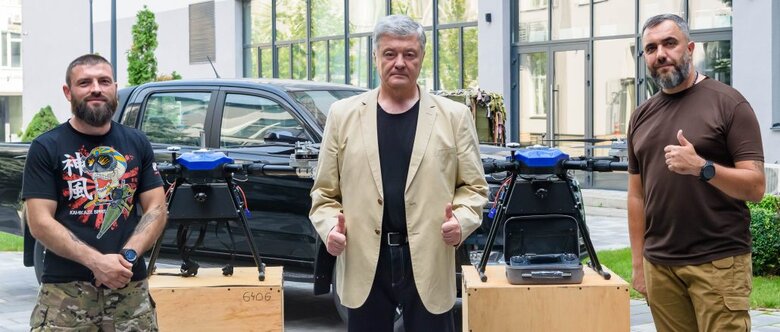 Десантники 82-ї бригади отримали бойові дрони Кажан та пікап 03