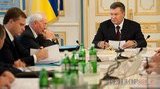 Янукович опять накричал на Азарова: "Что это такое?! Как говорят, не прячьте голову в песок..."
