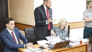 Прокуратура фальсифікувала статус підозрюваного, а основна експертиза може виявитися підробленою, - адвокат про справу підрядника Беккера, фірма якого ремонтувала міст у Дніпрі