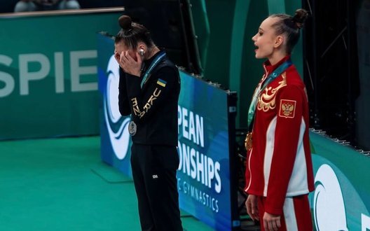 Українські гімнастки Країнська та Чубарова відмовилися слухати гімни Росії та Білорусі на ЧЄ-2026. ВIДЕО
