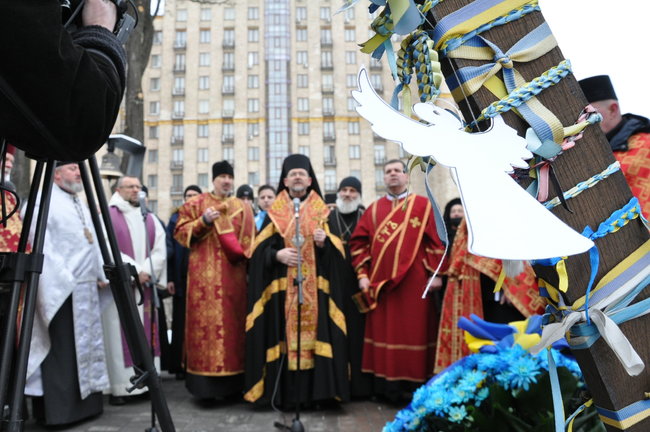 У Києві відслужили панахиду за Героями Небесної Сотні 33