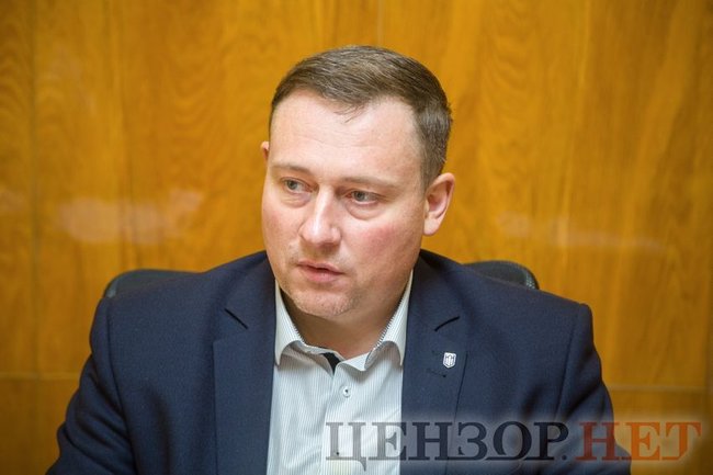 В ряде случаев я представлял Януковича, принимал участие в суде. Но его защитником я не был, - первый замглавы ГБР Александр Бабиков 01