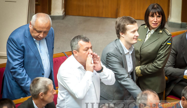Селфі Лозового, новий імідж Королевської і Молоток, який вчиться говорити і читати українською: перший робочий день у Раді після канікул. ФОТОрепортаж