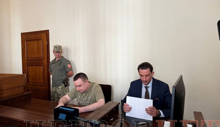 Обвинувачення так і не надало переліку військових, яких Рюмшин нібито умисно включив до списків на навчання у Франції, - адвокат. ФОТОрепортаж