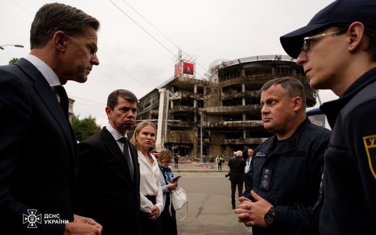 Генсек НАТО Рютте відвідав столичну Лук’янівку, атаковану рашистами 24 травня. ФОТОрепортаж