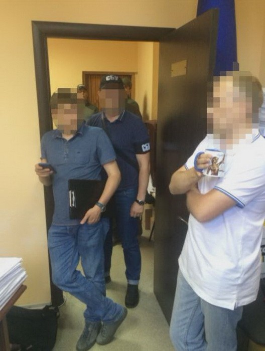 Судья одного из райсудов Днепра попался на взятке 15 тыс. долл., - СБУ 01