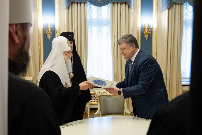 Порошенко провів зустріч із предстоятелями православних церков 01