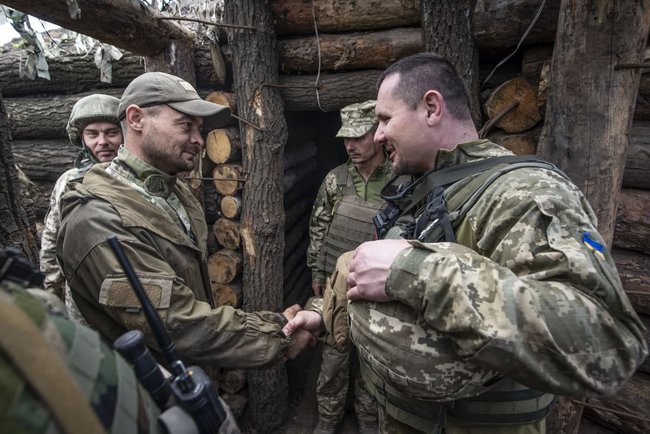 Командир 93-ї ОМБр Дмитро Брижинський: Здуру просунутися на три кілометри вперед ми завжди можемо. Але треба зважувати, що ми матимемо на виході, якщо це зробимо 08