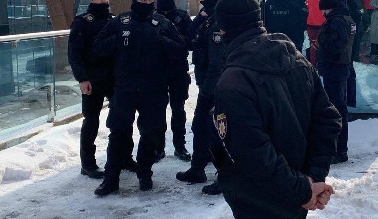 "Слуги народу" збираються на з'їзд. Територію посилено охороняє поліція, - ЗМІ. ФОТО