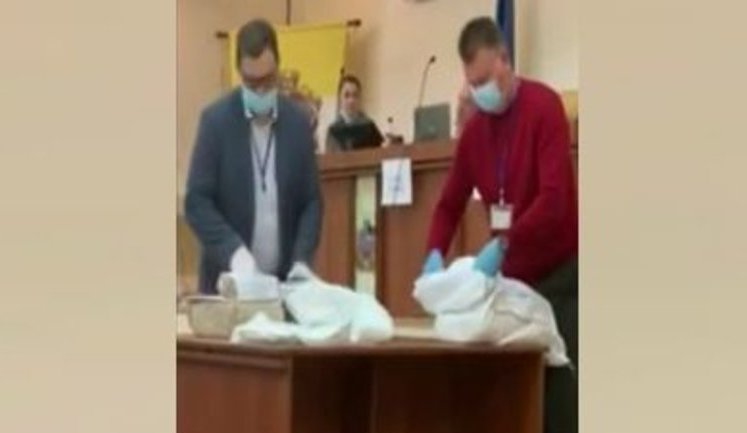 У Чорноморську ДВК "загубила" пакет із бюлетенями на підтримку однієї з партій: на дільниці проведуть повторний підрахунок, - "Опора". ВIДЕО