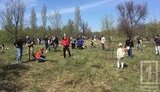 "Це син загинув мій, хочу дубочок йому посадити", - 600 дубів посадили на Хортиці в пам