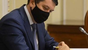 Нардеп потеряет мандат, если суд признает его виновным в "кнопкодавстве", – Разумков