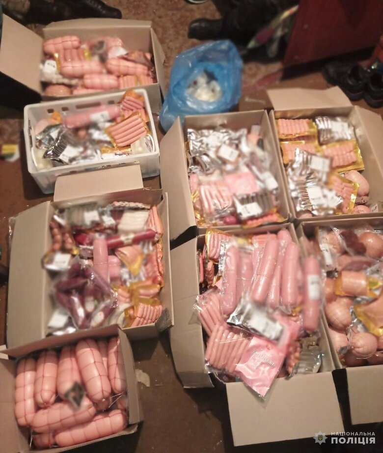 Крали з вантажівок майно, яке призначалося військовим та жителям деокупованих територій: На Кіровоградщині затримали підозрюваних 07