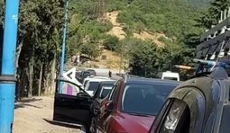 Росіянка показала черги за бензином у Ялті