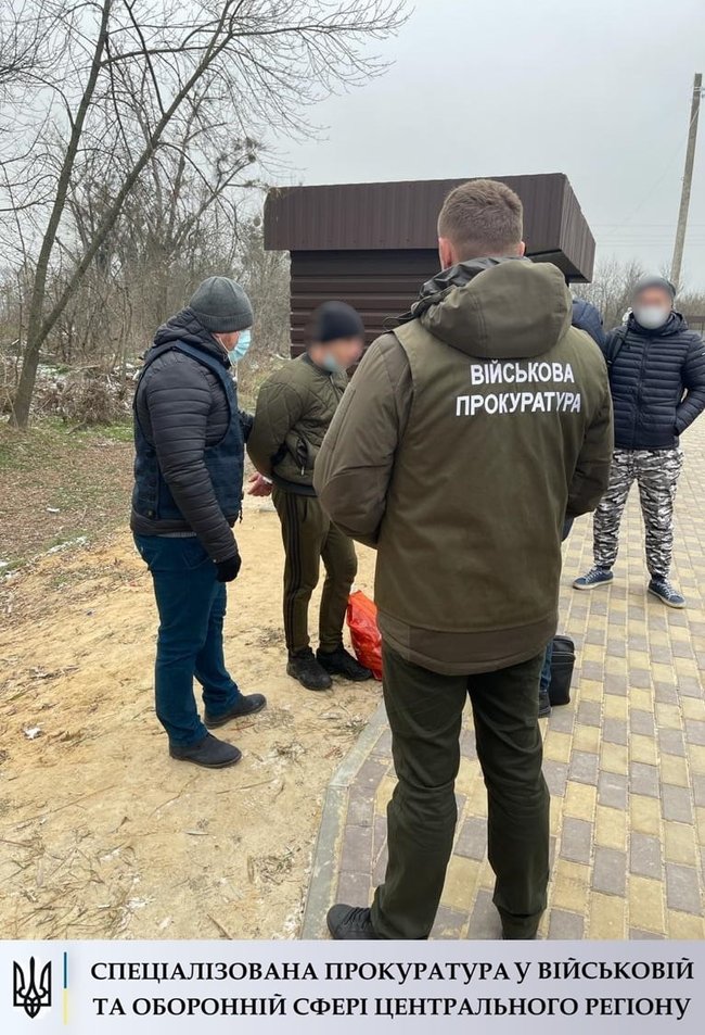 Санинструктор Нацгвардии задержан при продаже наркотиков, - военная прокуратура 01