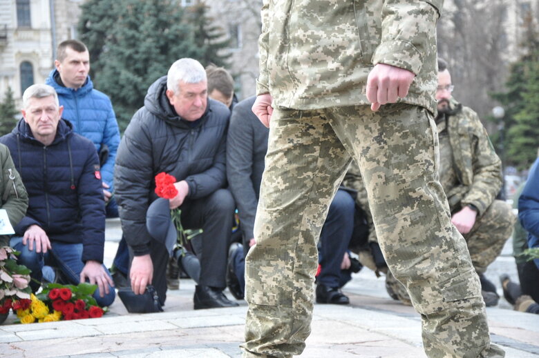 Із воїнами Олегом та Микитою Хомюками попрощалися у Києві: Батько та син загинули в бою проти окупантів під Бахмутом 34