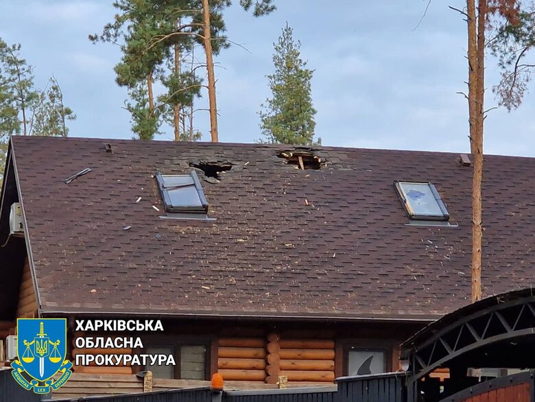 Наслідки обстрілу смт Печеніги на Харківщині, пошкоджено житлові будинки 06