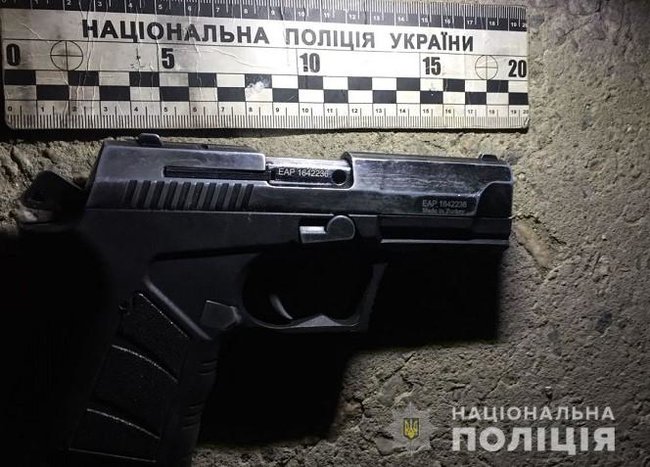 Псевдополицейский и двое военнослужащих, вымогавшие деньги у водителей, задержаны на Николаевщине, - Нацполиция 06