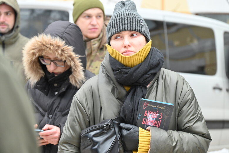 Farewell to warrior and poet Maksym Kryvtsov was held in Kyiv 10