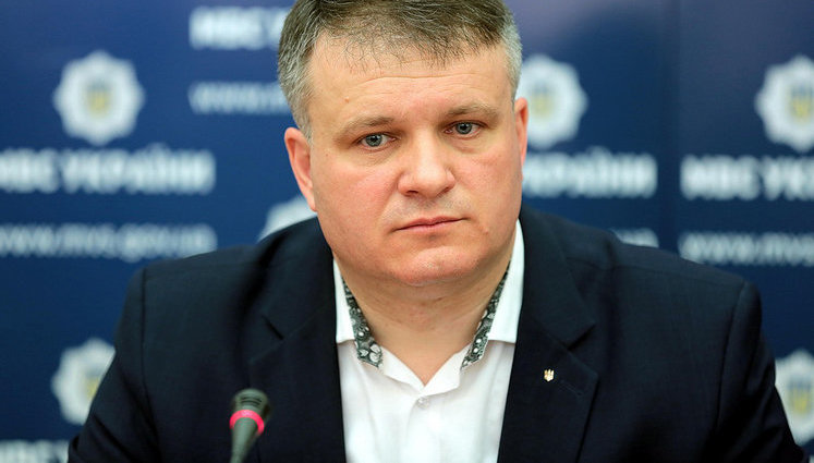 Комендантский час, продукты по карточкам, запрет вечеринок, - советник министра внутренних дел Варченко прогнозирует чрезвычайное положение