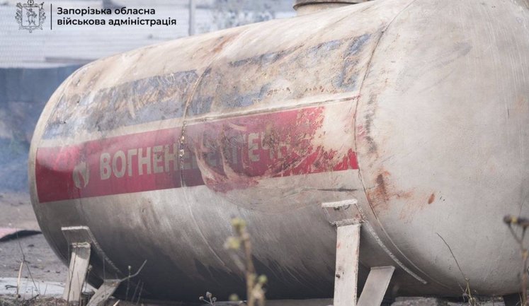 Россия утром атаковала АЗС в Запорожье: за сутки россияне убили в области двух людей, 22 пострадали. ФОТОРЕПОРТАЖ