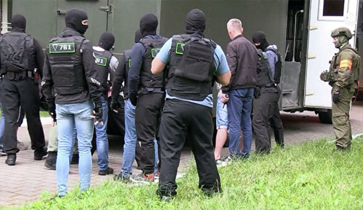 Офіс президента просив заступника директора британської розвідки Лоуренса і посла Сіммонс зупинити вихід фільму про Вагнергейт