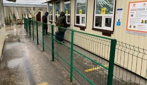 Найманці РФ продовжують блокувати дорожні коридори на КПВВ на Донбасі, - Держприкордонслужба