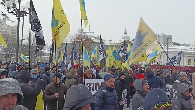Доступный автомобиль каждому украинцу: владельцы евроблях пикетируют Раду 05