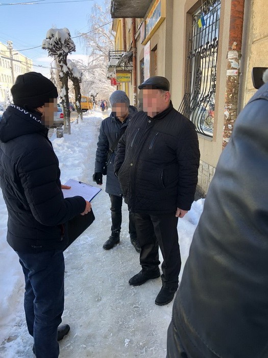 Председатель ОТГ задержан на Львовщине за получение 15 тыс. грн взятки, - СБУ 01