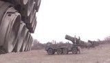 Екіпажі РСЗВ "Ураган" у зоні проведення ООС відпрацювали знищення командних пунктів, баз та арсеналів противника. ВIДЕО