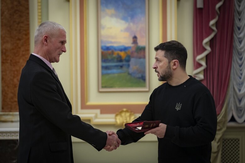 Зеленський відзначив енергетиків державними нагородами до професійного свята
