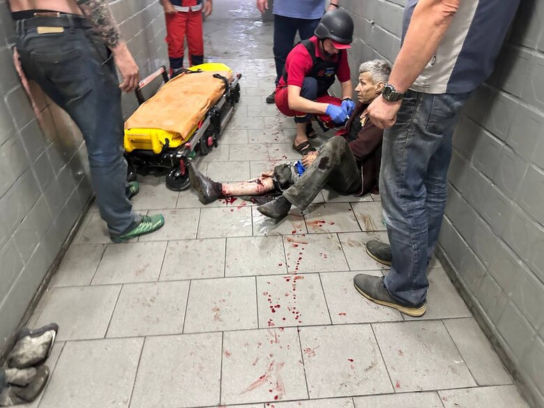 Рашисти прицільно обстріляли транспортне підприємство Херсону, загинули двоє працівників, - ОВА 07