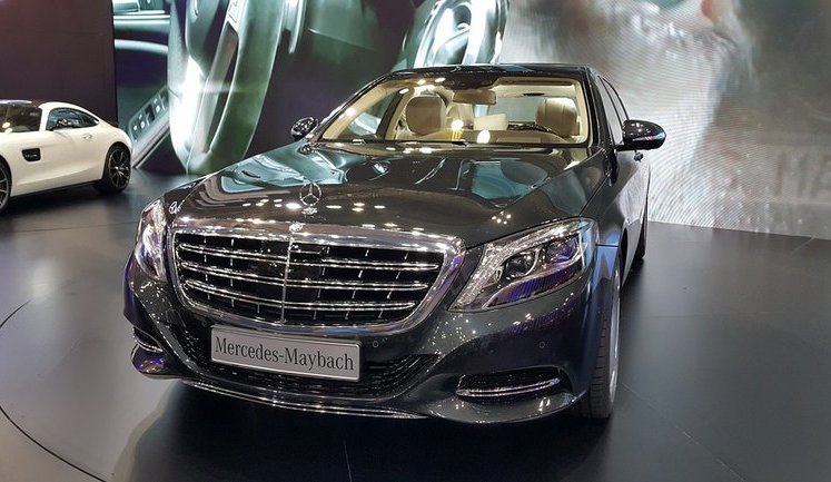 Для Порошенко купят два элитных бронированных автомобиля по 20 миллионов за штуку