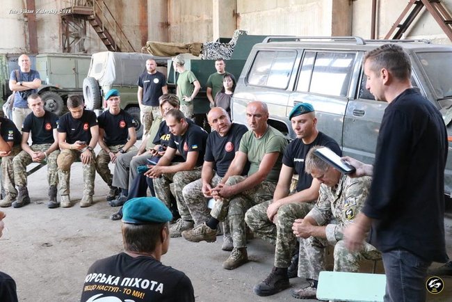 Поэты и писатели встретились с бойцами 503-го ОБМП 03