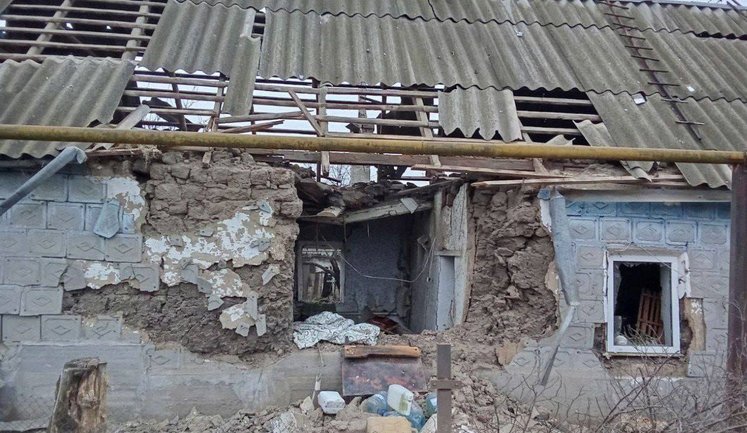 Россияне 30 раз нанесли удары по Днепропетровщине: пострадала женщина, повреждены магазин, газопровод и ЛЭП. ФОТОРЕПОРТАЖ