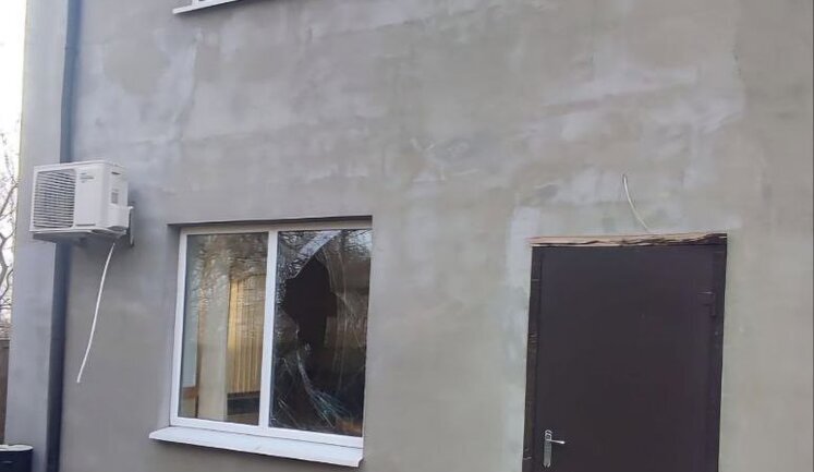 Russian troops strike at Nikopol: woman is killed, girls aged 11 and 3 are wounded (updated). PHOTO
