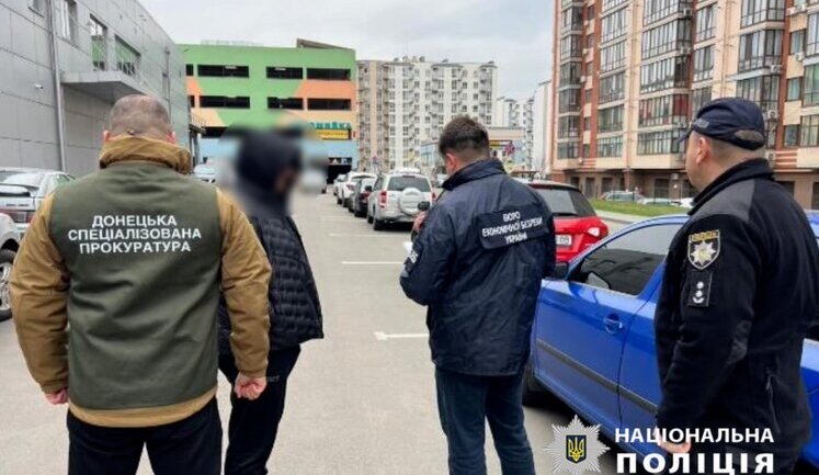Военные строили дом за 3 млн грн "боевых": разоблачили экс-заместителя командира в/ч и его подчиненного в Донецкой области. ФОТО