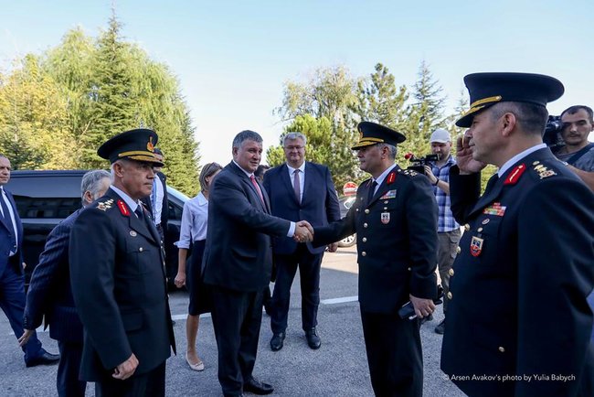 Система цивільної авіації МВС підвищить безпеку країни, - Аваков 01
